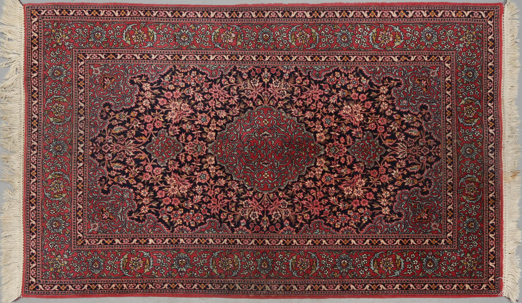 MATTA, möjligen Bidjar, old, 222 x 142 cm.