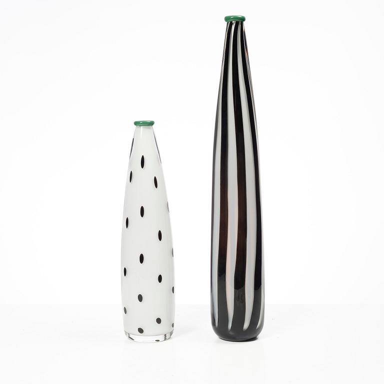 Anne Nilsson, vaser, ett par, glas, Orrefors, 1988-89.