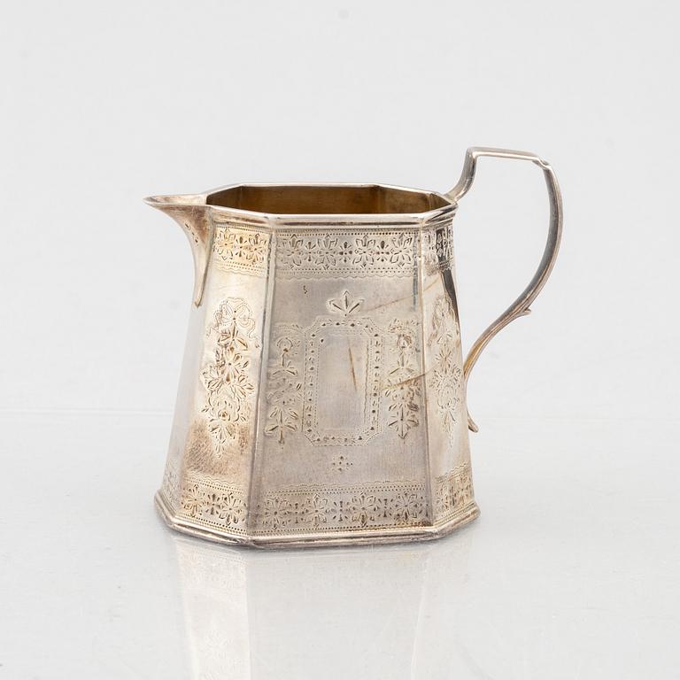 An English silver creamer and a sugarbowl, mark of Henry William Curry, London 1878.