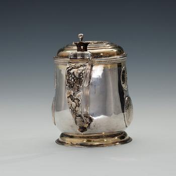 STOP, silver. Lars Hackzell Strängnäs 1737-73. Höjd 15,5 cm. Vikt 710 g.