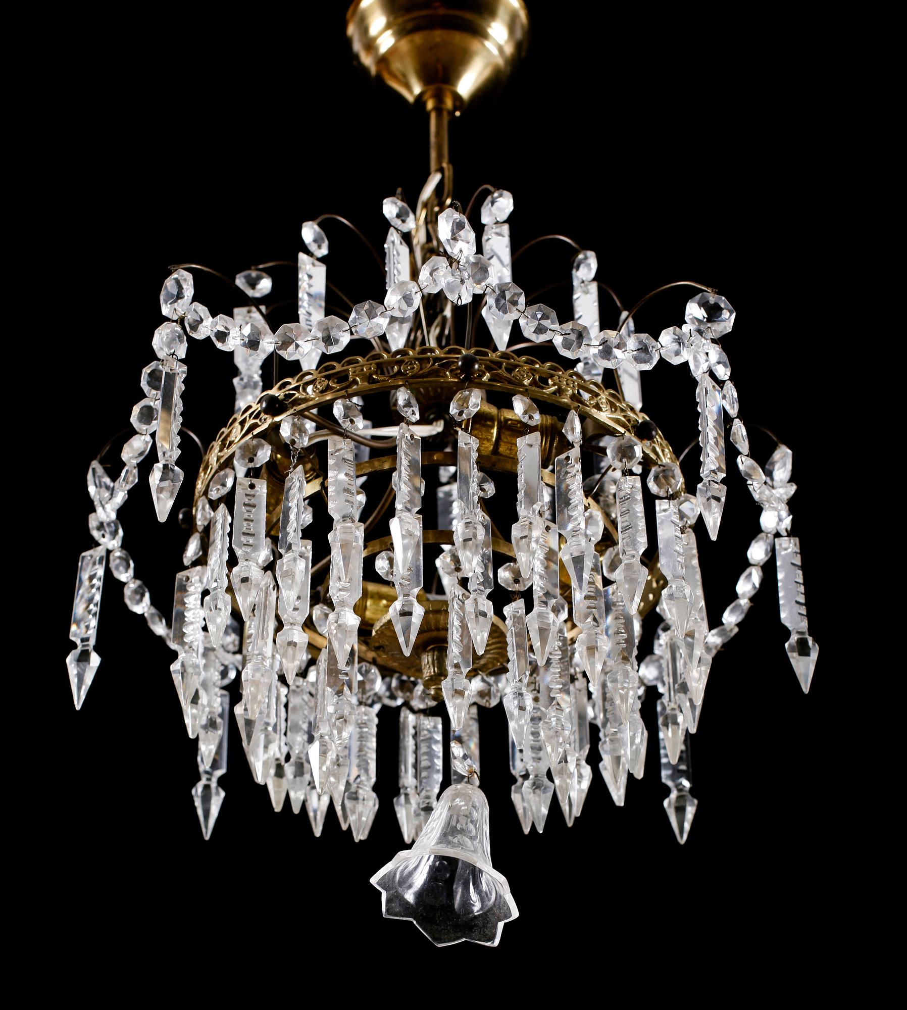 LJUSKRONA, 1900-talets mitt. Höjd ca 30 cm.