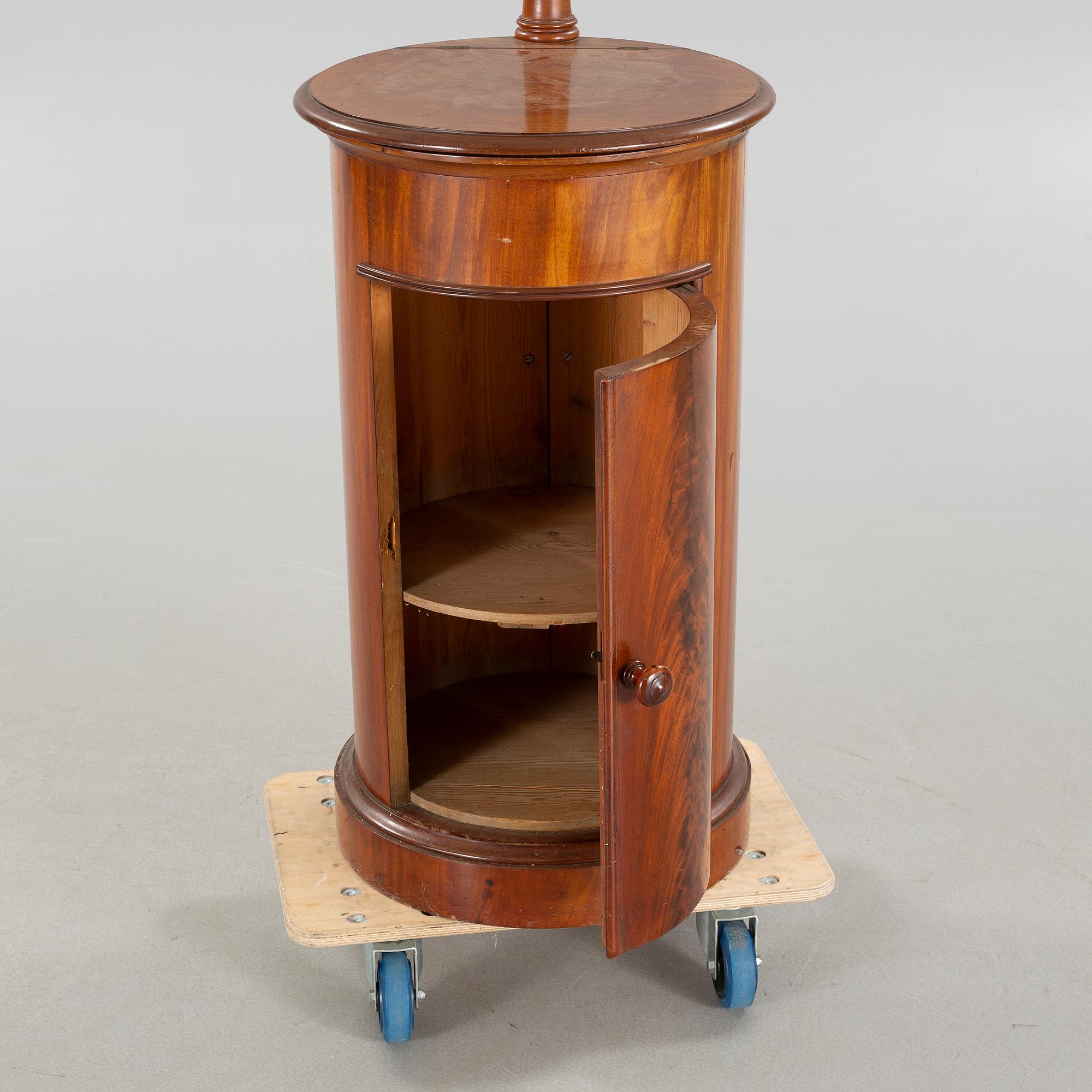 A shave stand from the second half of the 19th century.