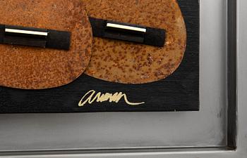 Arman (Armand Pierre Fernandez), "Cavaquinho".