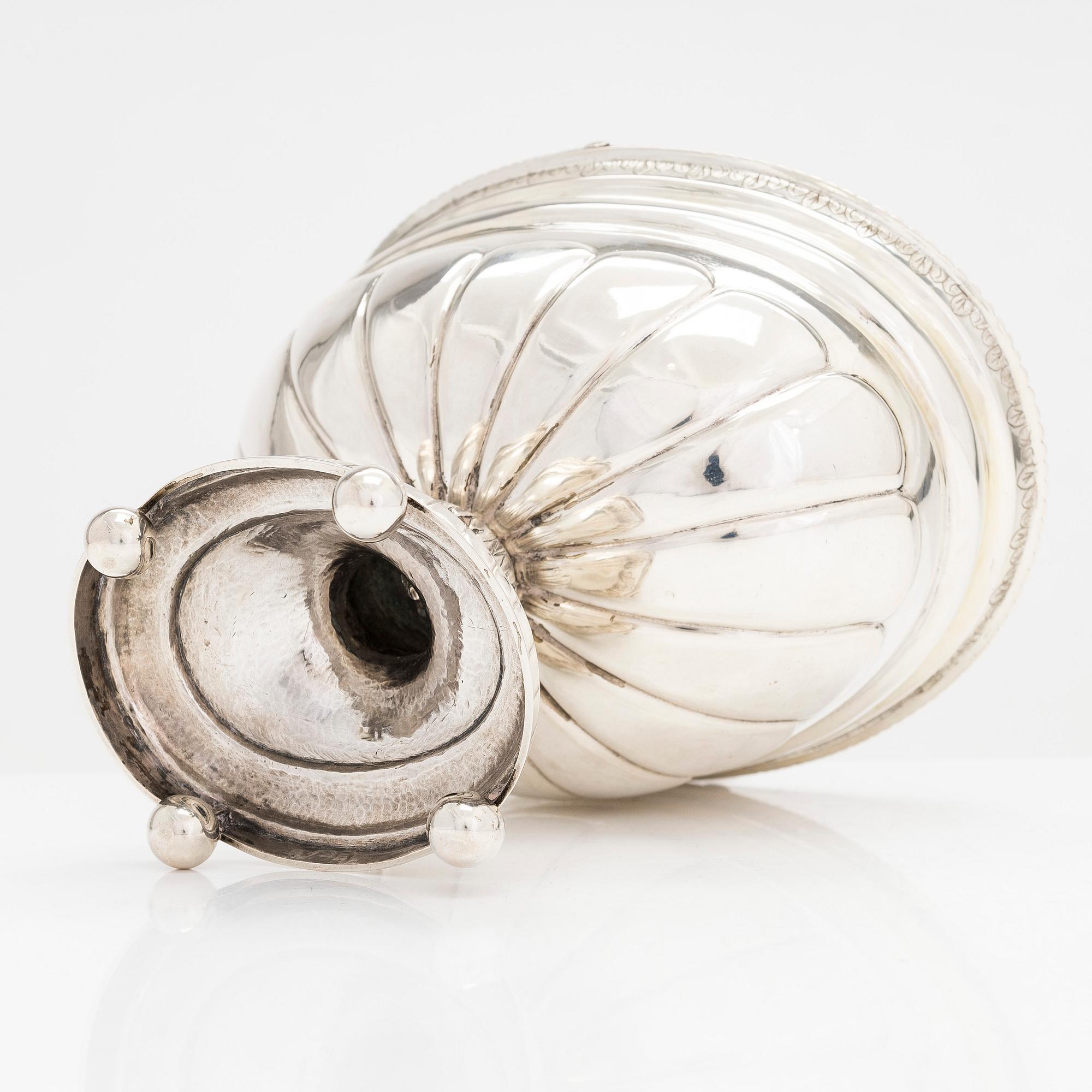 Lars Henrik Nordman, konfektskål, silver, Nystad, Finland 1832. Biedermeier.