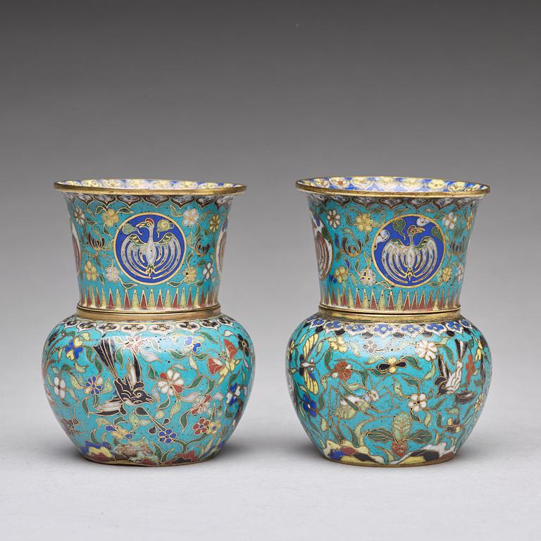 A pair of cloisonné tea cups with hotwater liners, Qing dynasty, 19th Century.