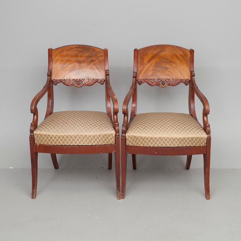 KARMSTOLAR, ett par, Biedermeier, Ryssland 1800-tal.