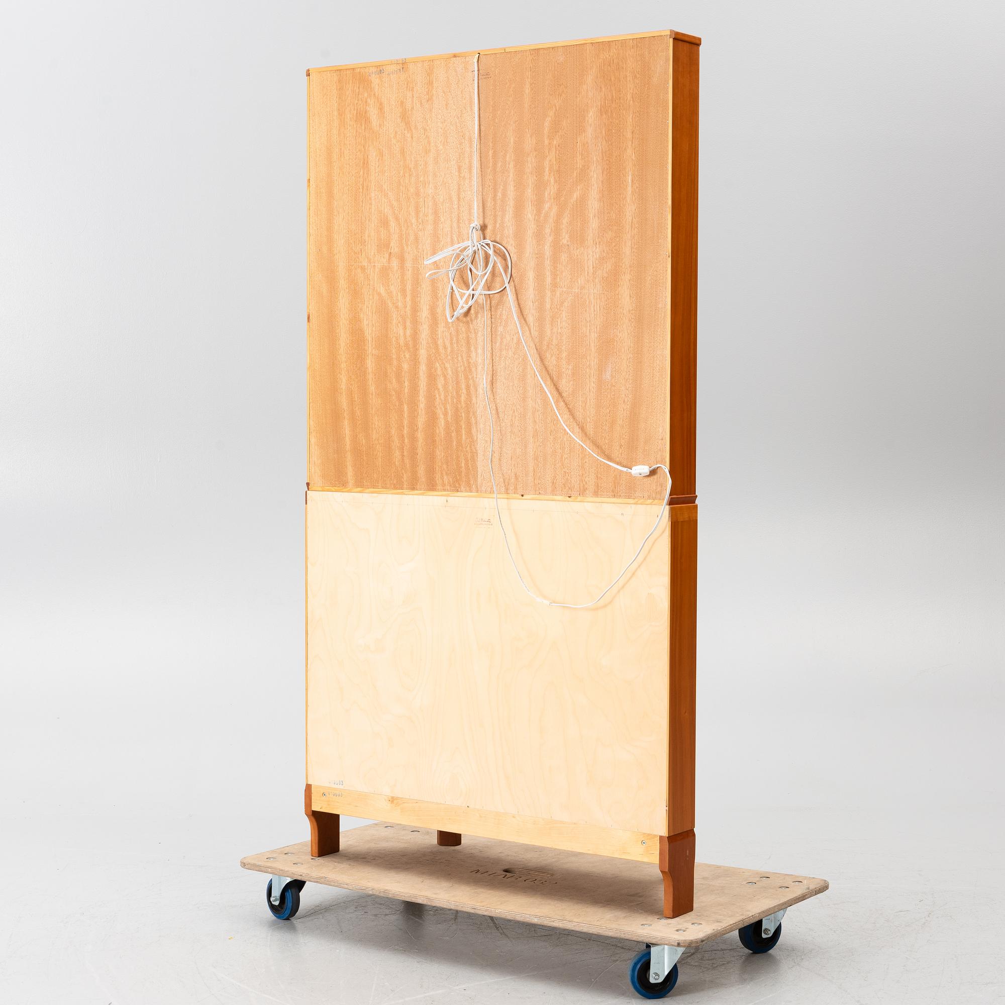Carl Malmsten, Display cabinet, “Undantaget”, Åfors Möbelfabrik AB, second half of the 20th century.