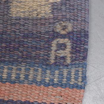 Anna-Johanna Ångström, matta, rölakan, signerad Å, ca 298 x 194 cm.