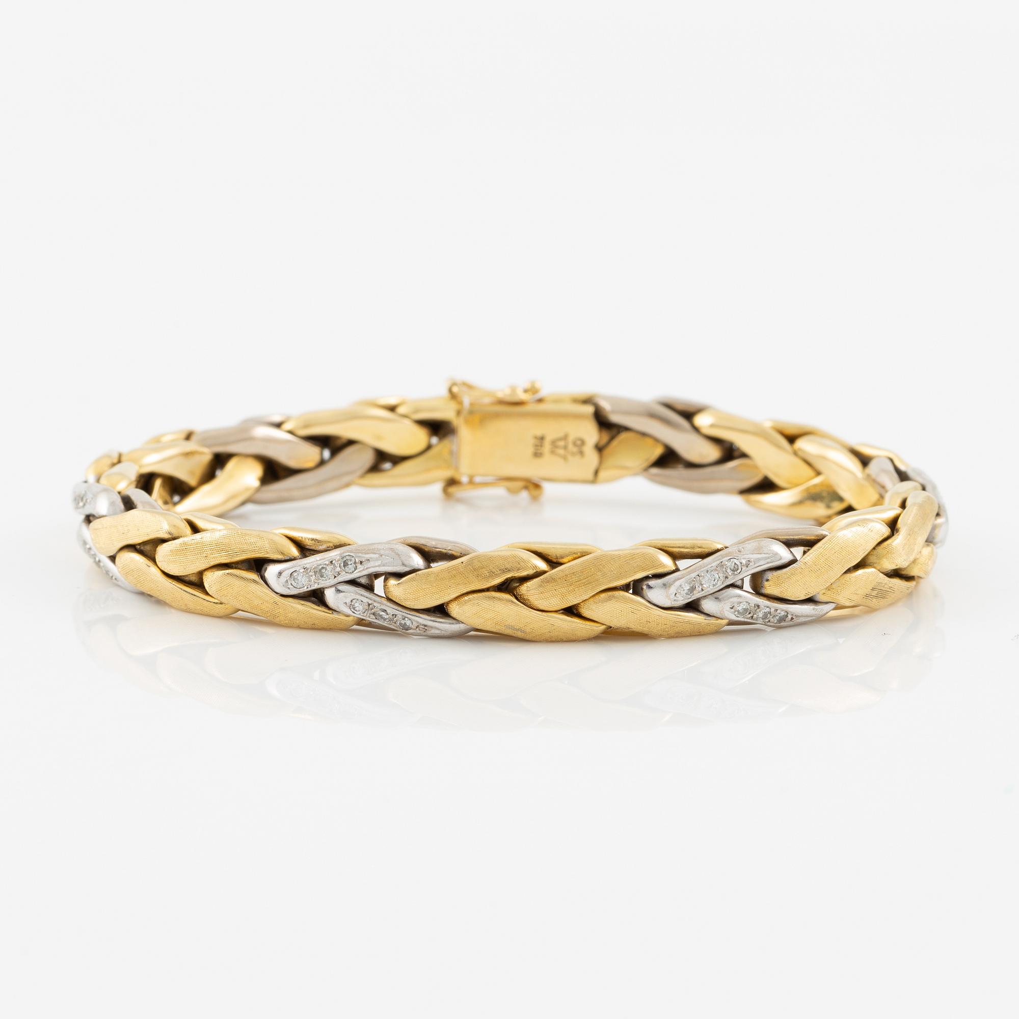 Bracelet 18K gold with round brilliant-cut diamonds.