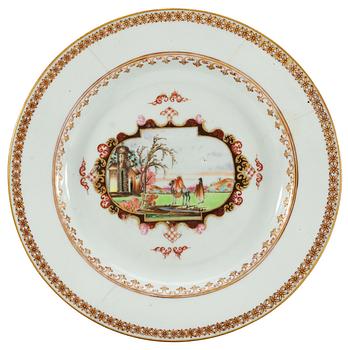 140. TALLRIK, porslin. Qing dynastin. Qianlong (1736-95). Efter Meissen.