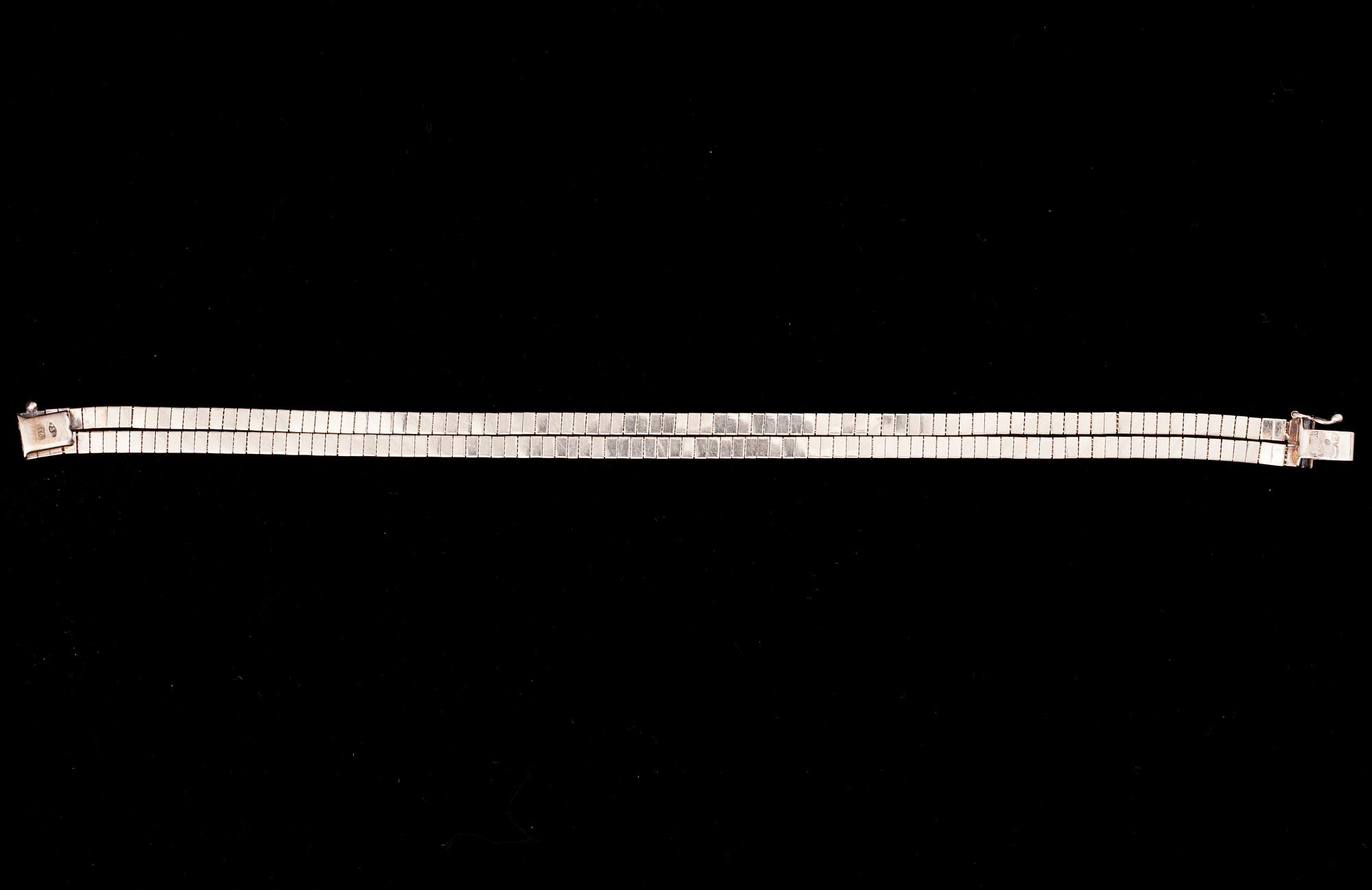 ARMBAND, 18K vitguld. Kultakönni 1968. Vikt ca 19 g.