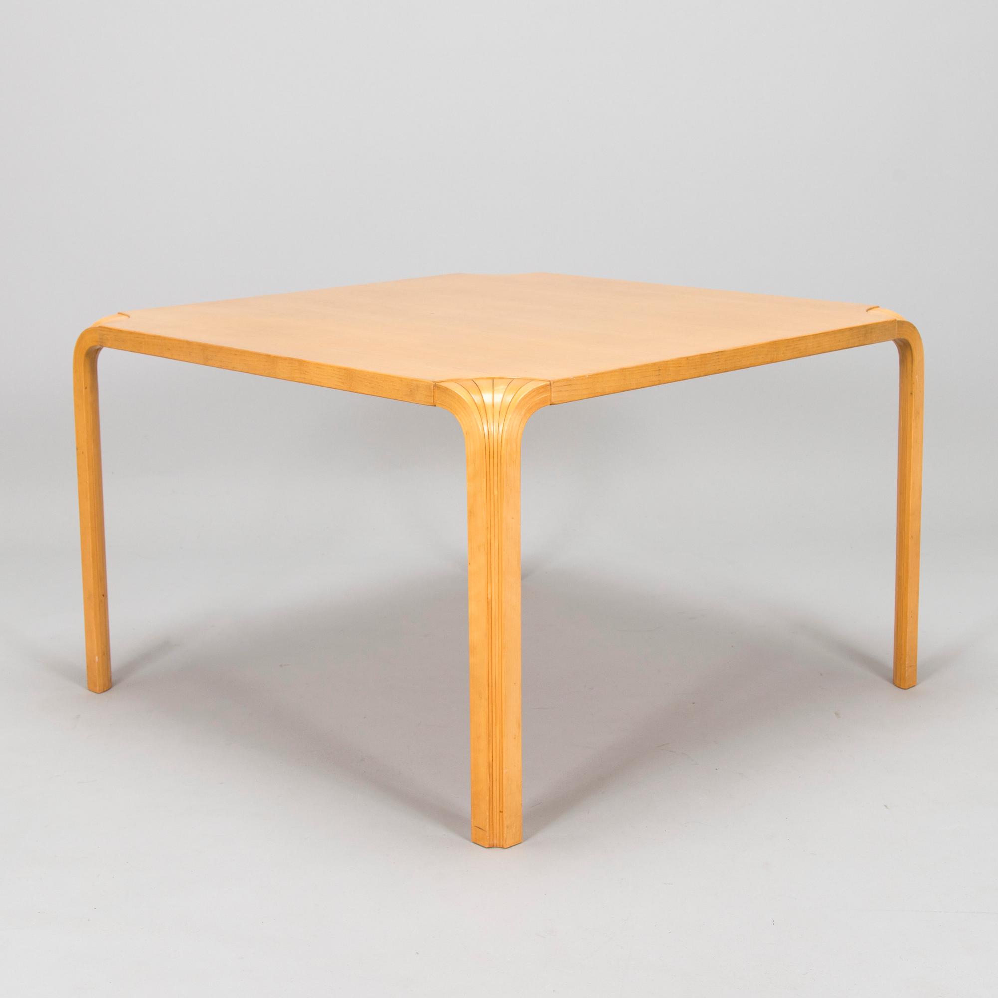 Alvar Aalto, soffbord, modell MX800B, Artek 1960-tal.