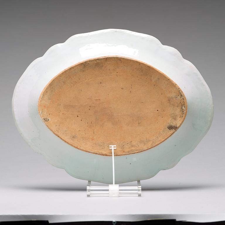 A blue and white serving dish, Qing dynasty, Qianlong (1736-95).