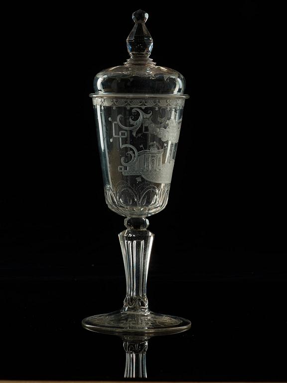 PRAKTPOKAL med LOCK, glas. 1700-tal.