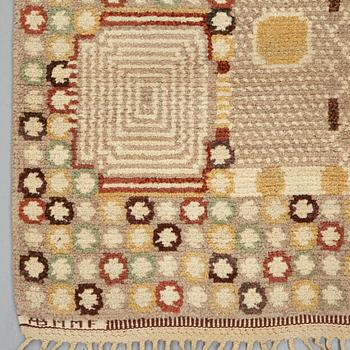 Barbro Nilsson, matto, "Krabban, grå", knotted pile, ca 272-277 x 178,5-183 cm, signed AB MMF BN.