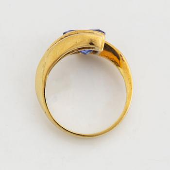 Tanzanite and brilliant cut diamond ring.