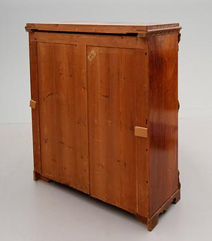 CHIFFONJÉ, 1800-talets andra hälft.