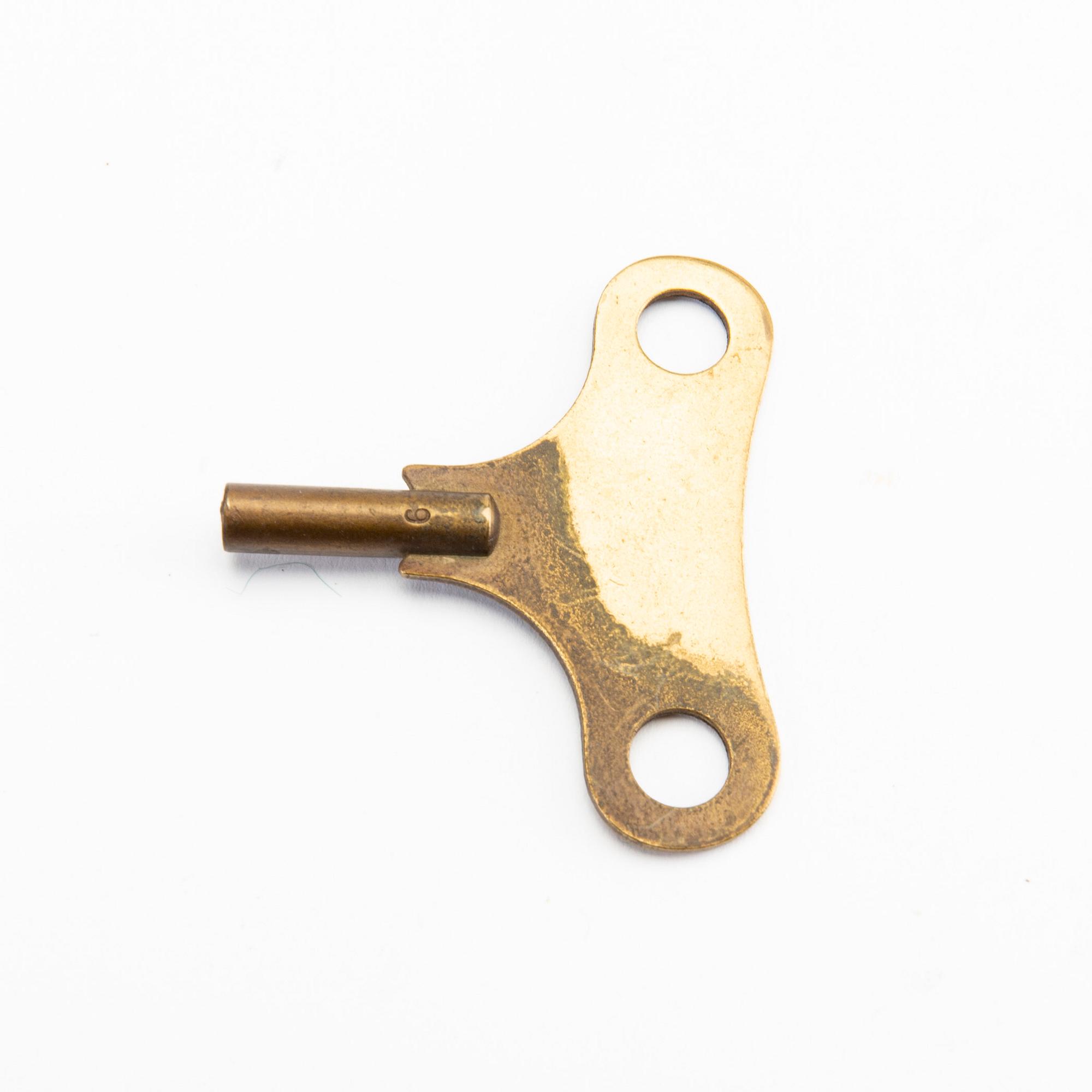 Bordspendyl Louis XVI-stil 1900-talets första hälft.