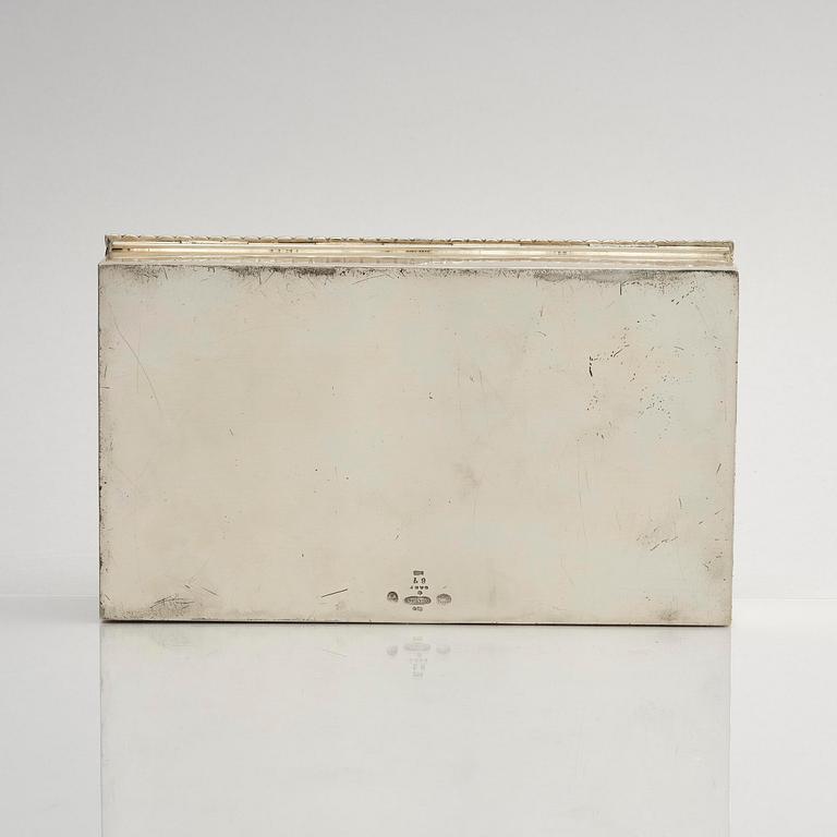 Georg Jensen, cigarrskrin, silver, inredning i trä, Köpenhamn 1918.