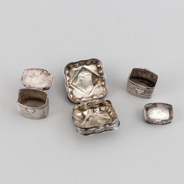 Three dutch silver snuff boxes, 19th century.