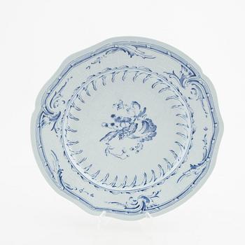 Terrin med fat samt tallrikar, 4 st  "Rhenska mönstret", Rörstrand numrerade.