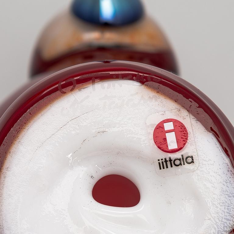 Oiva Toikka, glasfågel, signerad O. Toikka Nuutajärvi.