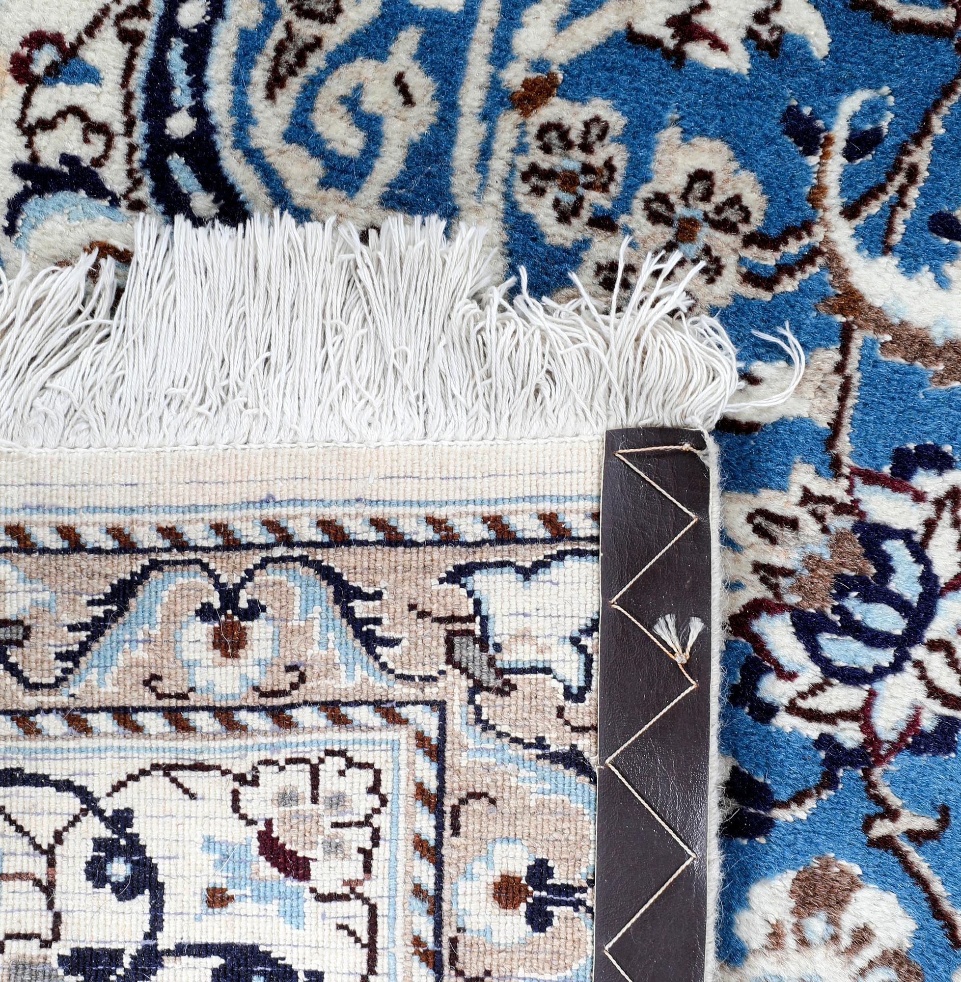 Matta Nain semiantik ca 296x195 cm.