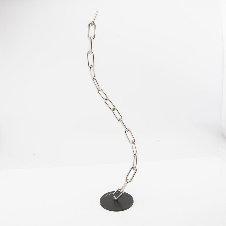 Oscar Reutersvärd, sculpture of an upward-striving chain.