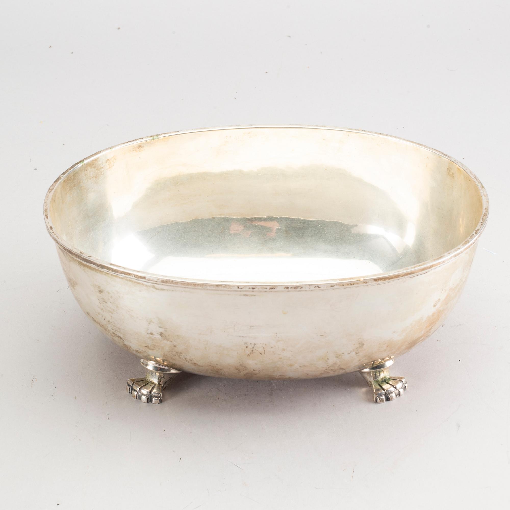 A Swedis 20th century silver bowl mark of WA Bolin  Stockholm 1945, length 29, height 11 cm, weight 1160 gr.