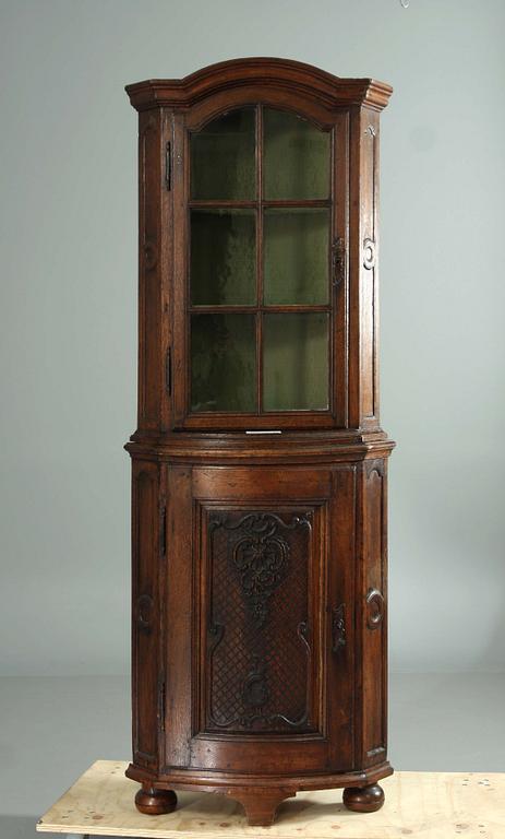 HÖRNSKÅP, rokokostil, England, 1900-tal.