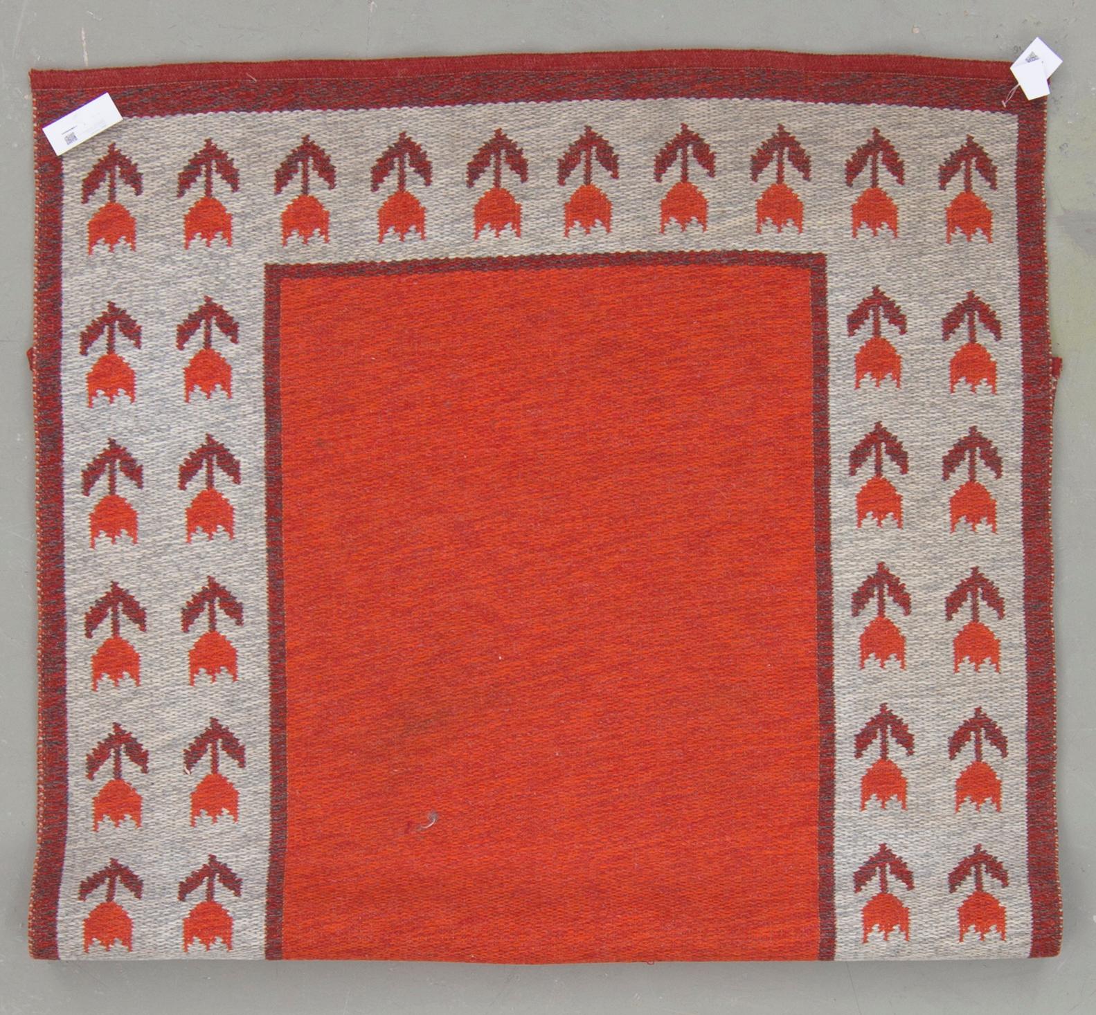 MATTA, maskinvävd dubbelsidig. 1950-60-tal. Ca 199x129 cm.