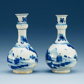 A pair of blue and white vases, Qing dynasty, Kangxi (1662-1722).