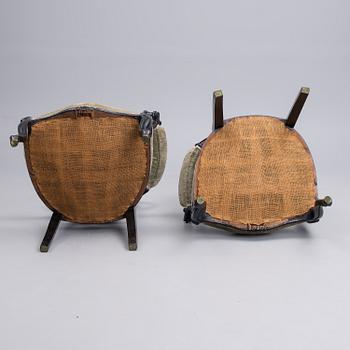 KARMSTOLAR, ett par, rokokostil, 1800-talets senare hälft.