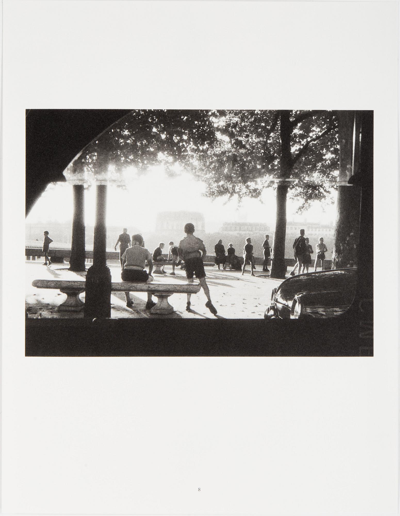 WILLY RONIS, Limited Edition Portfolio with 12 Collotype Plates, signed and numbered 238/290 on the colophon.