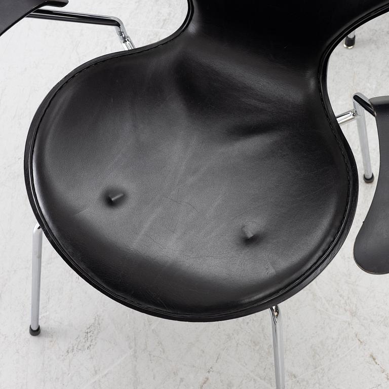 Arne Jacobsen, Armchairs, 3 pcs, “Series 7”, Fritz Hansen.