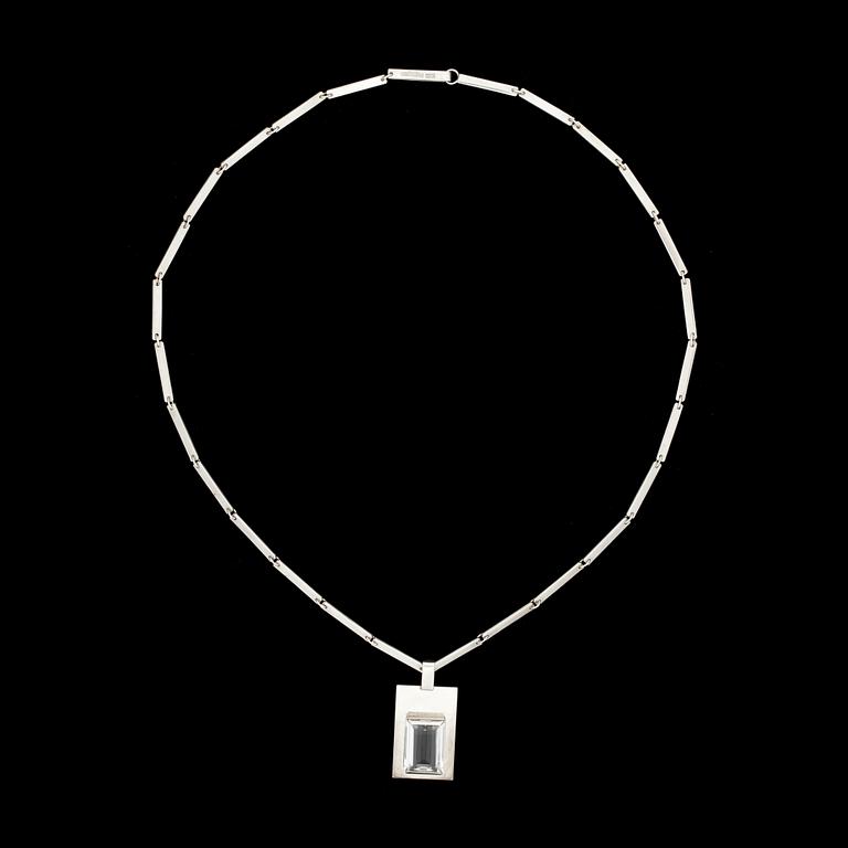 HÄNGE med KEDJA, sterlingsilver, kristall, Claes Liljeroth, vikt ca 53g.