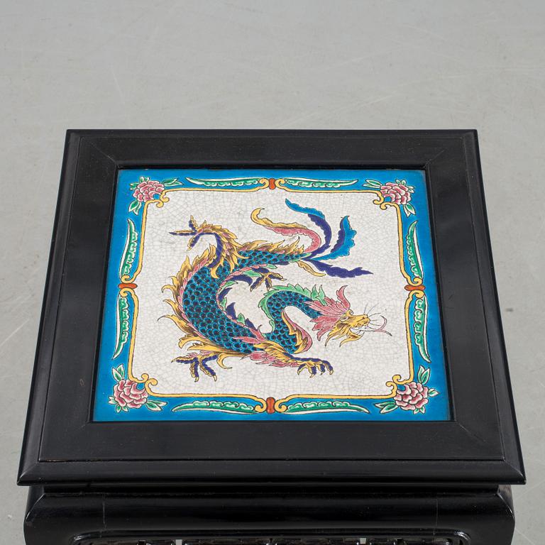 PIEDESTAL/BORD, Kina, 1900-tal.