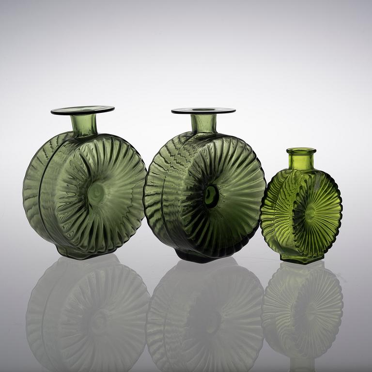 HELENA TYNELL, FLASKOR, 3 st, glas, "Solflaska", Riihimäen Lasi Oy, 1900-talets senare hälft.