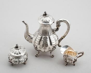 KAFFESERVIS, 3 delar, silver, svenska importstämplar. Vikt ca 1335 gram.