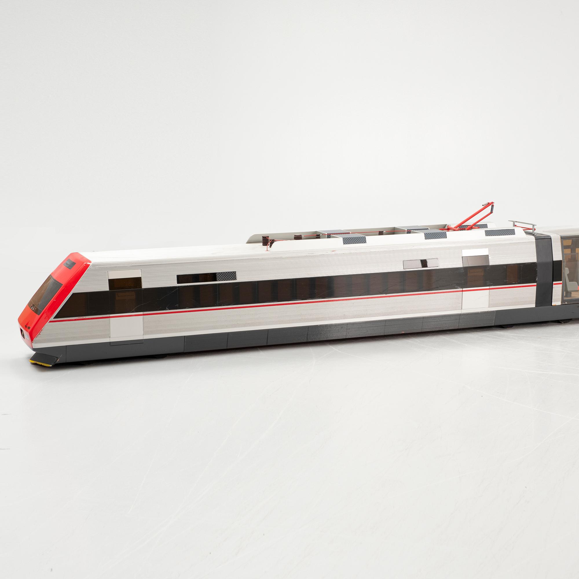 An end of the 20th century display train model.