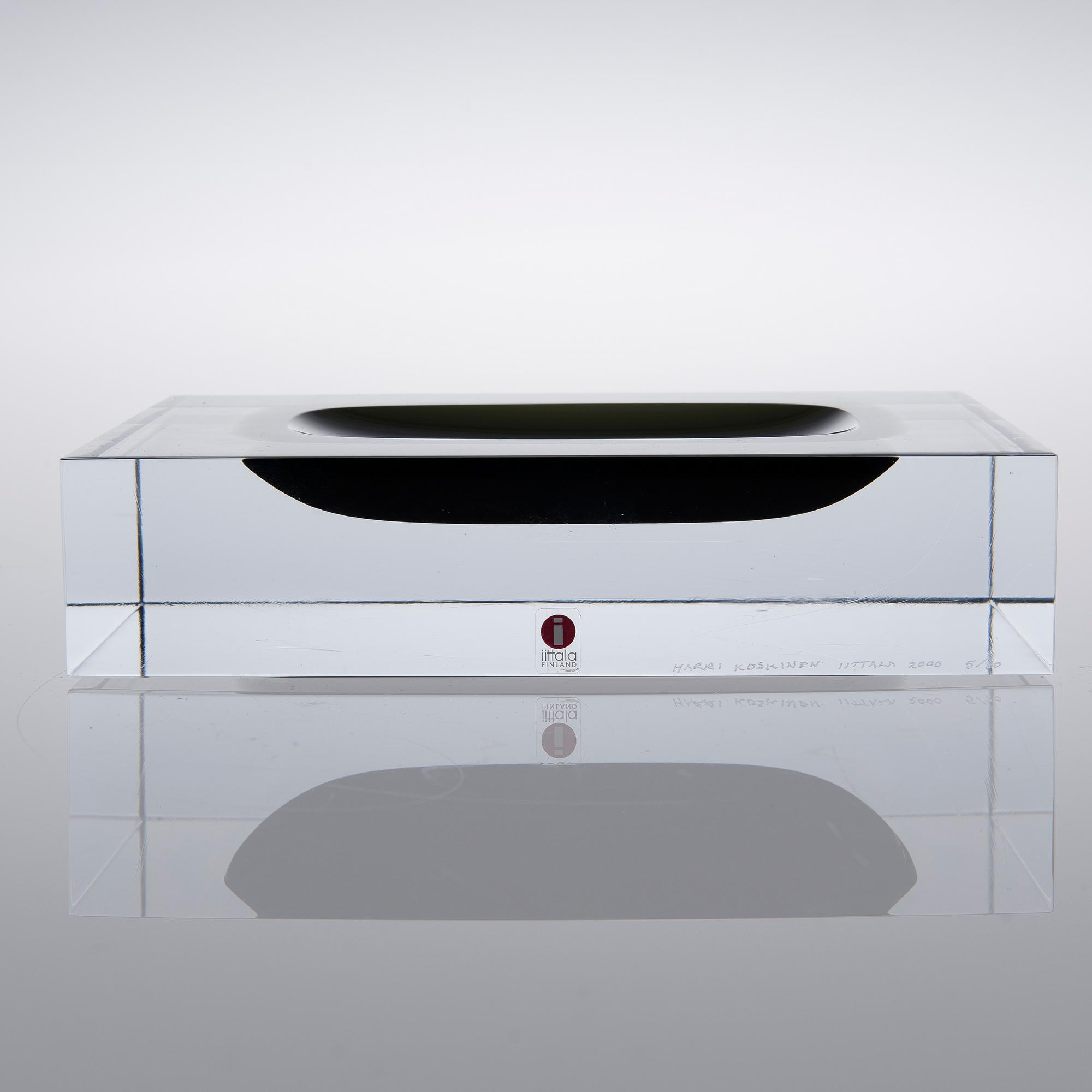 HARRI KOSKINEN, ART GLASS, "Alue", signed Harri Koskinen, Iittala 2000 5/30.