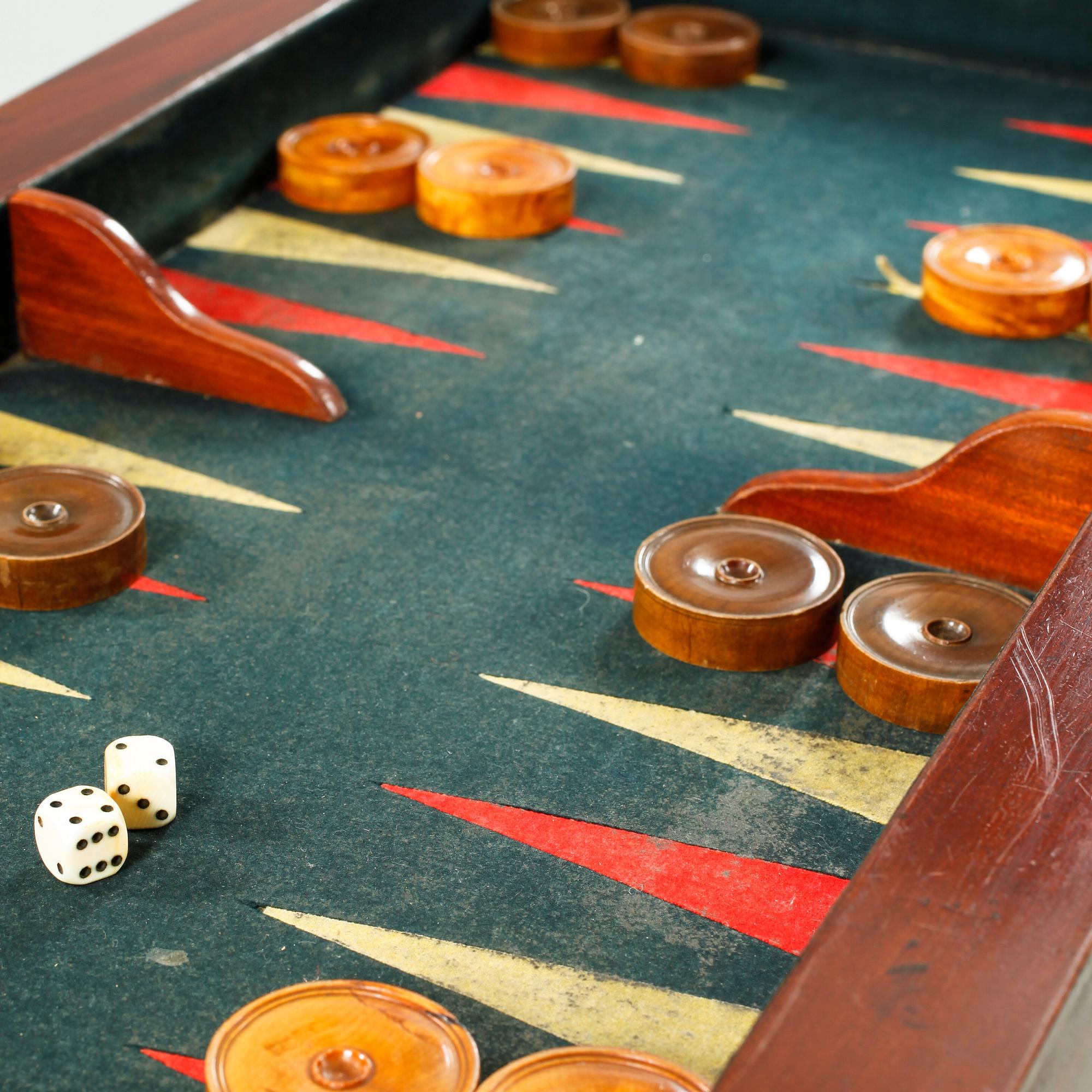 SPELBORD MED BACKGAMMON, omkring 1900.