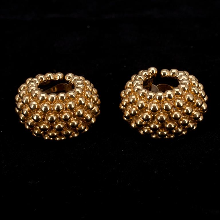 ÖRHÄNGEN, clips, Yves Saint Laurent.