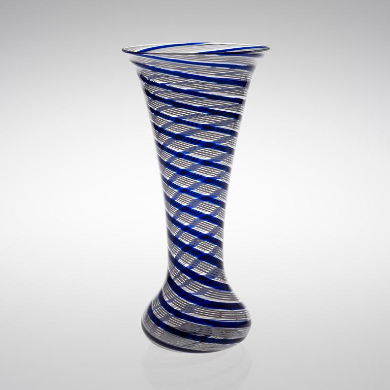 A VASE. Manufactured probably by Charles Bredgem. Nuutajärvi, 1860 speech.