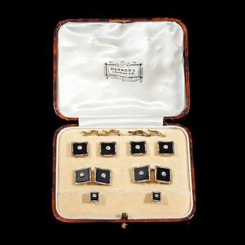 MANCHETT- och FRACKKNAPPAR, onyx med briljantslipade diamanter. Originaletui, Harrods. C. 1900.