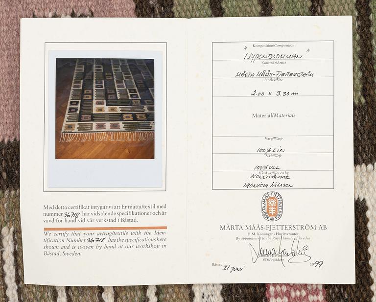 Märta Måås-Fjetterström, matta, "Nyponblomman", rölakan, ca 327 x 197 cm, signerad AB MMF.