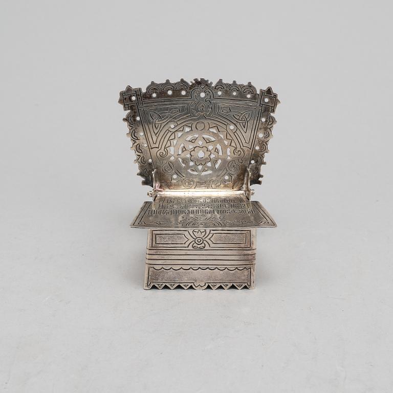 A Russian silver salt-chair, assay mark of Viktor Sawinkow, Moscow 1885.