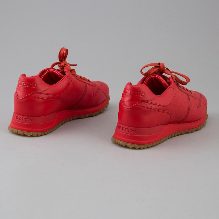 Sneakers by Louis Vuitton + Supreme, size 5,5.