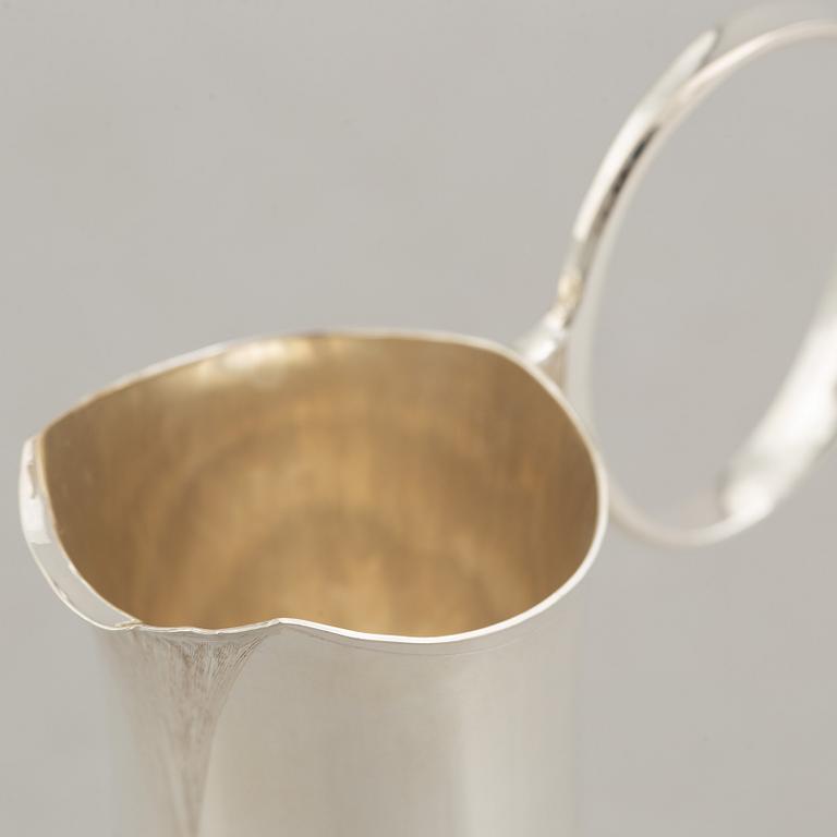 Martin Öhman, a sterling silver box with lid and a creamer, Halmstad 1979-1980.