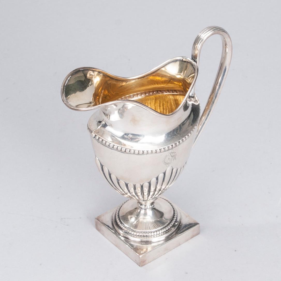 KAFFESERVIS, 3 delar, försilvrad metall, empirestil, 1900-talets första hälft.